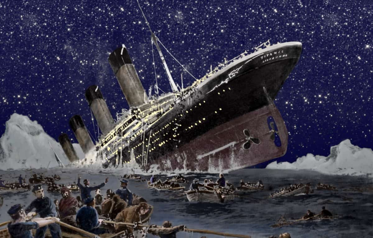 did the titanic split in half