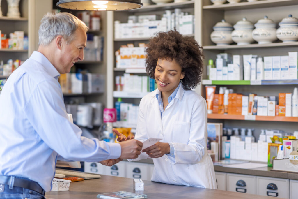 pharmacy assistant salary canada