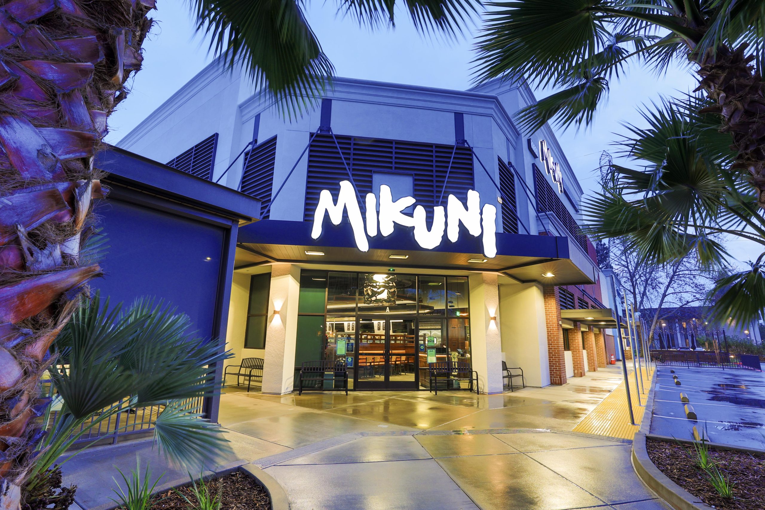 mikuni japanese restaurant & sushi bar