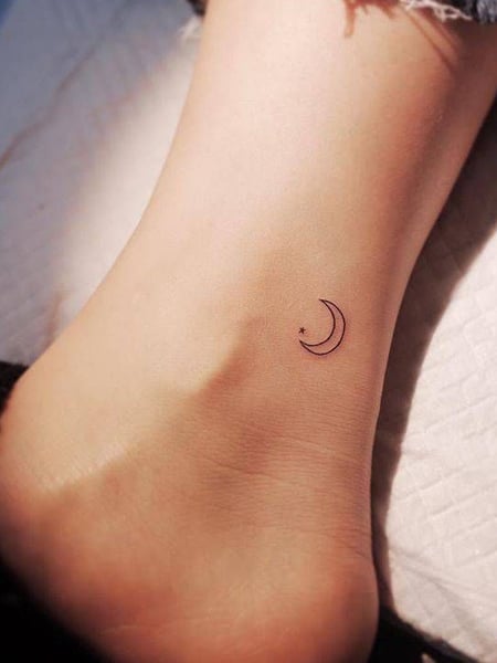 what does a crescent moon tattoo symbolize