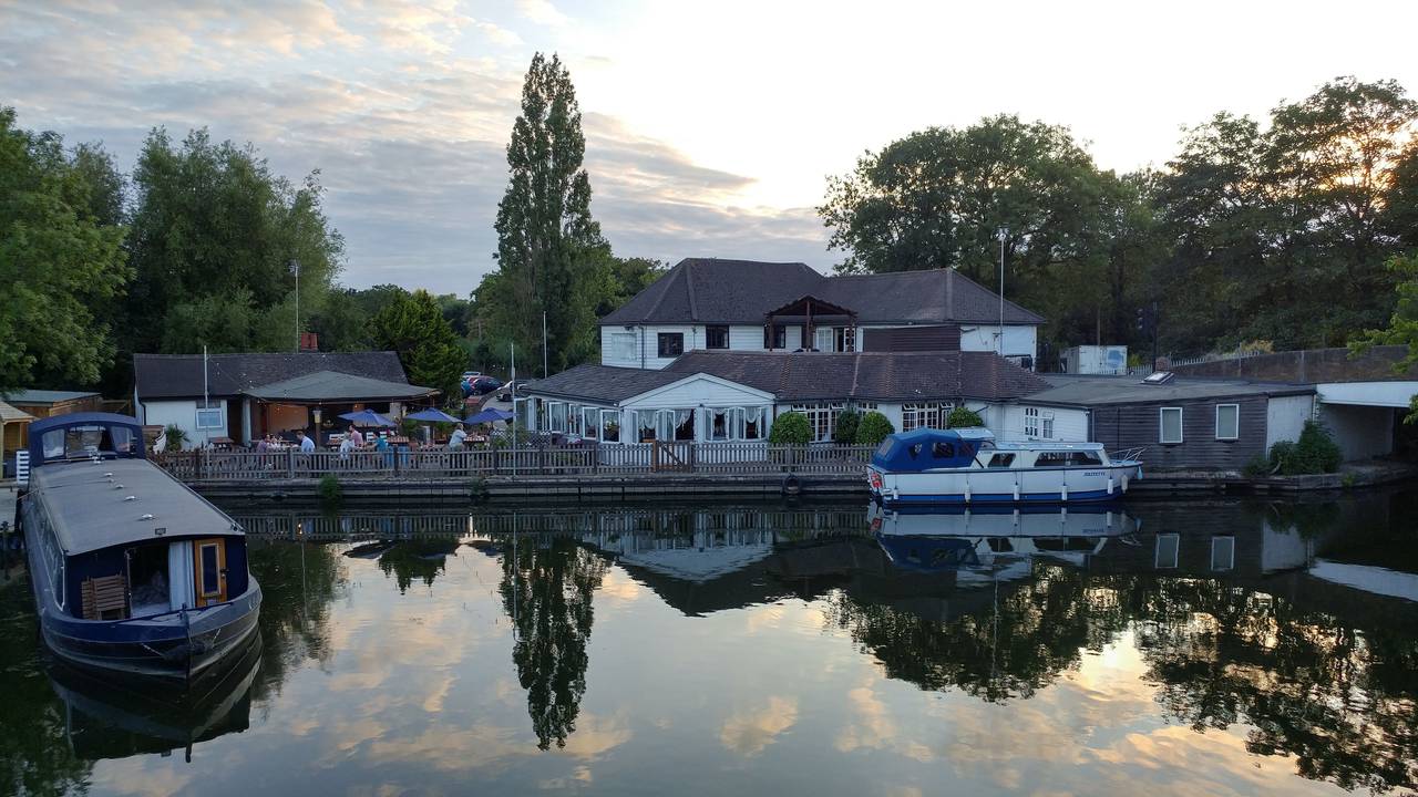 the watersedge canal cottages menu