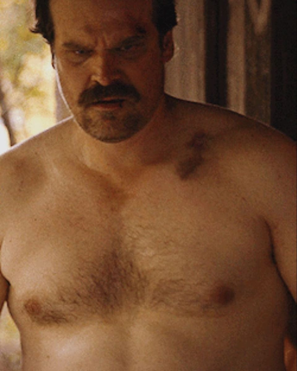 david harbour shirtless