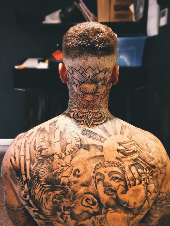 tattoos on the back of the neck for guys