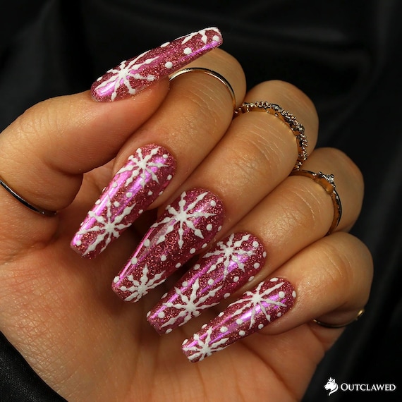 snowflake glitter nails