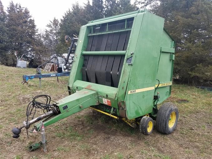 john deere 530 baler