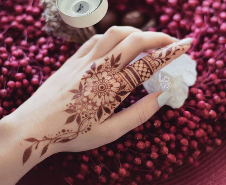 easy modern mehndi designs