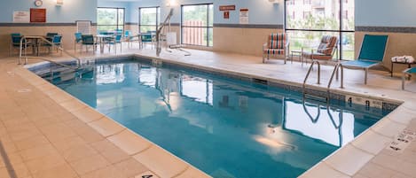 utica hotels with indoor pools