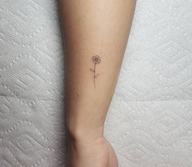 daisy tattoo small