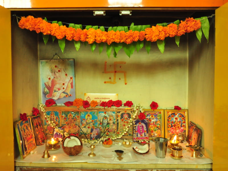 puja room decoration items