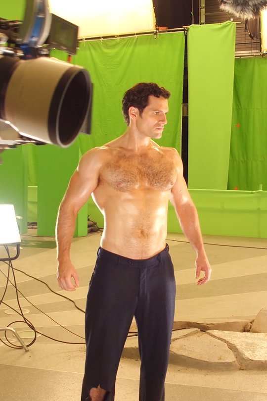 henry cavill height weight