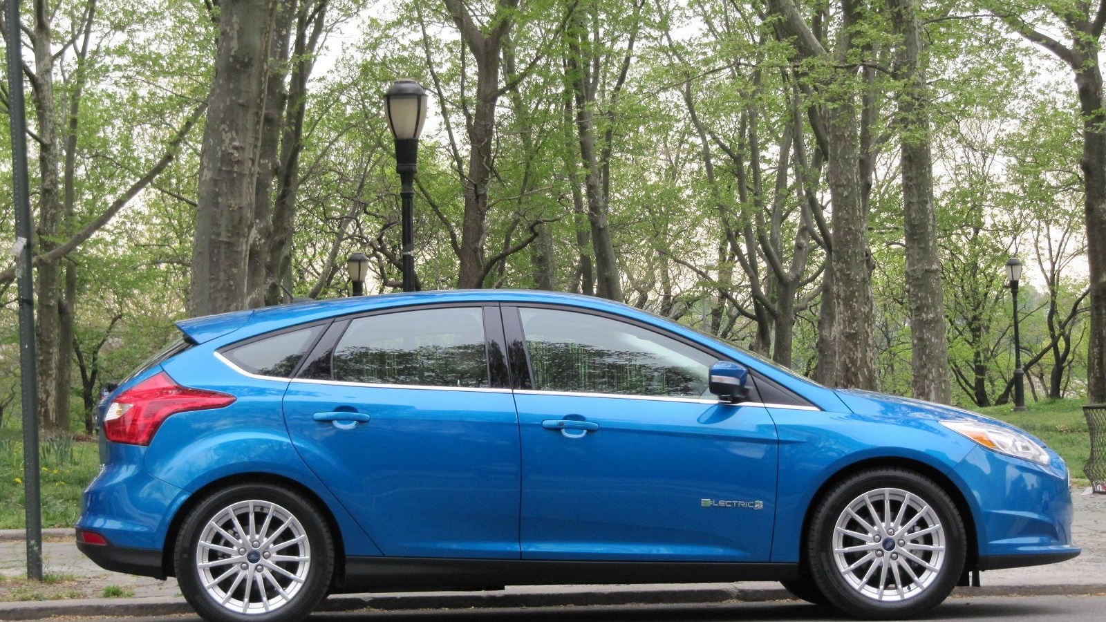 2014 ford focus electric hatchback