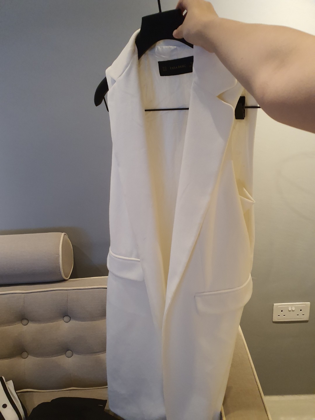 zara white vest