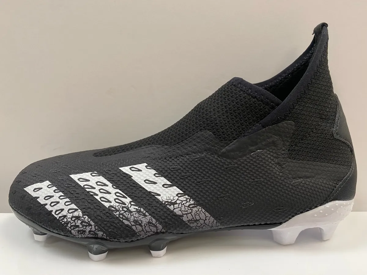 laceless football boots