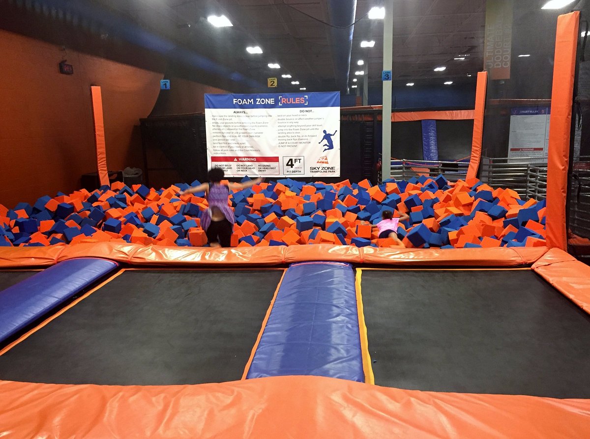 sky zone hours mechanicsburg pa