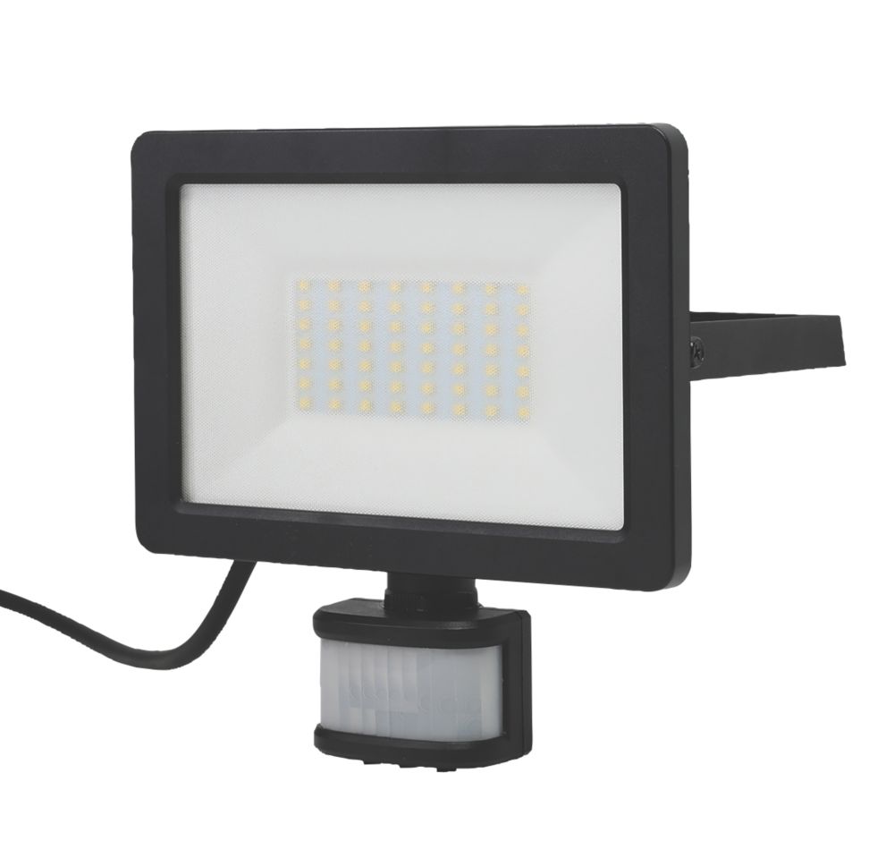 screwfix pir floodlight