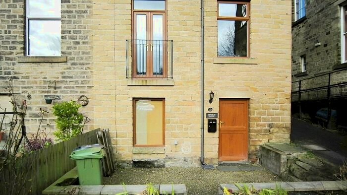 1 bed house to rent huddersfield