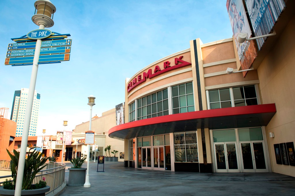 cinemark huntington beach