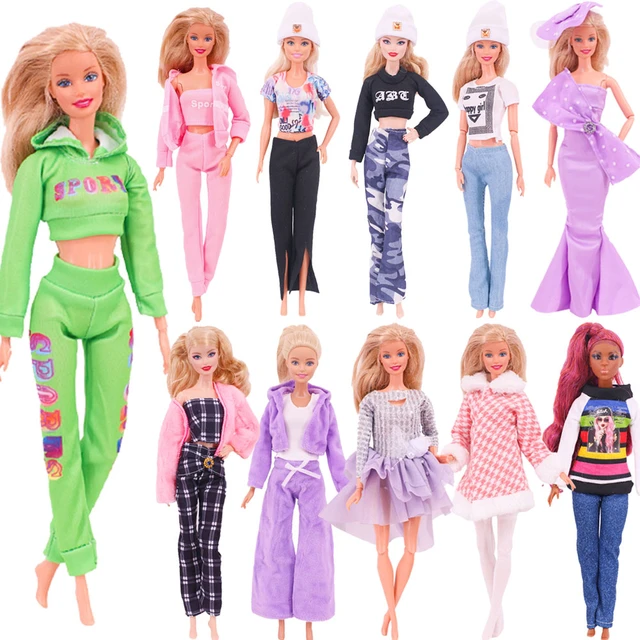 barbies and barbie clothes