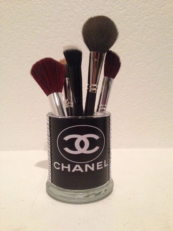 makeup brush holder chanel