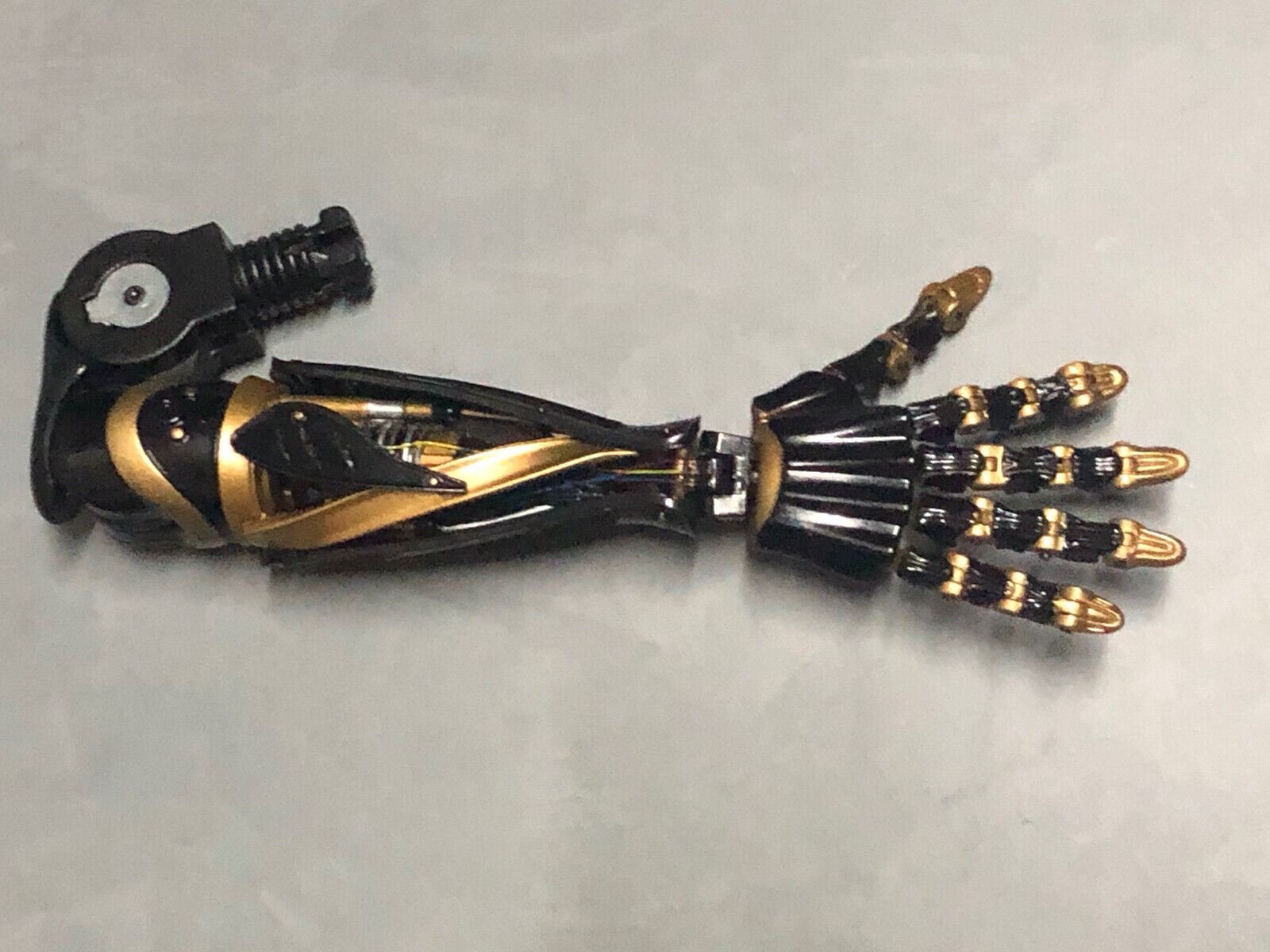 anakin mechanical arm