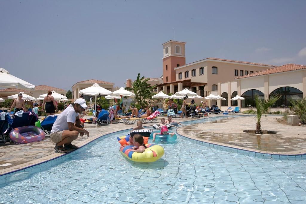 avanti holiday village