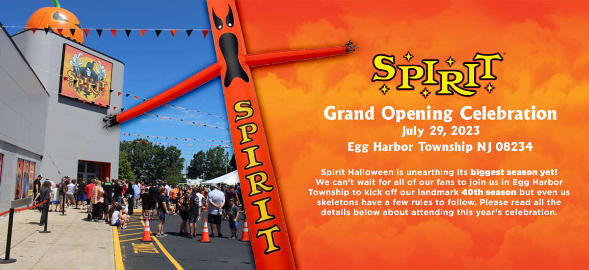 when does spirit halloween open 2023