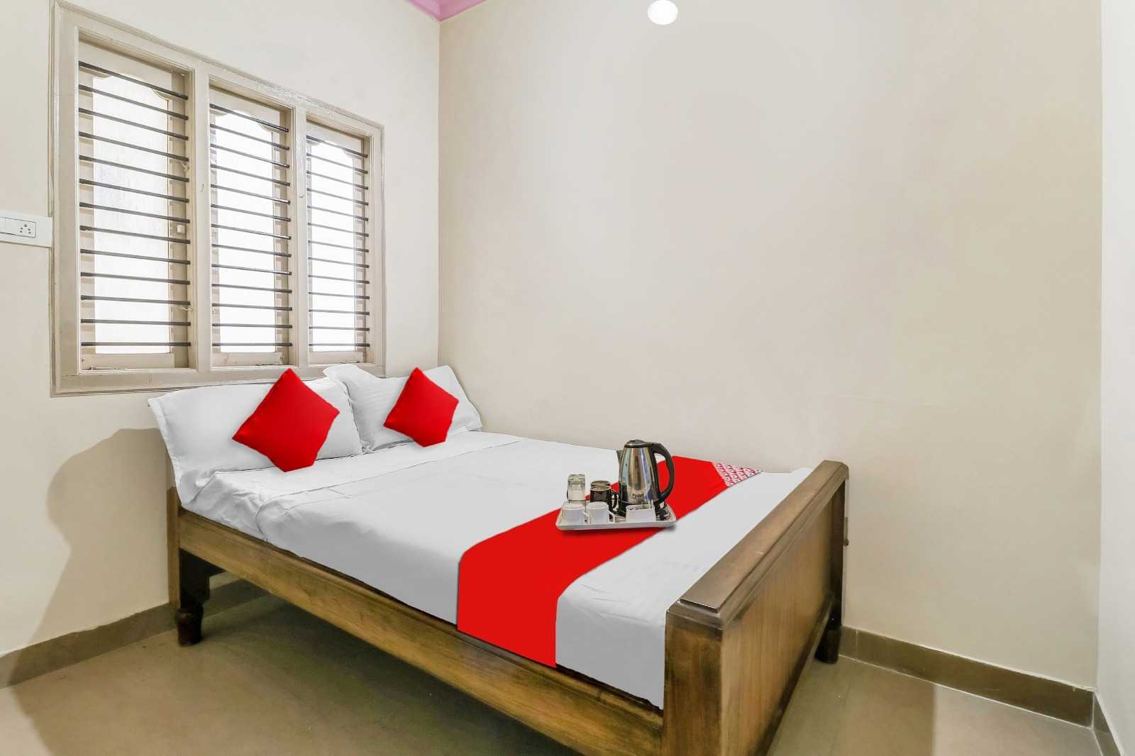 oyo hotels nearby