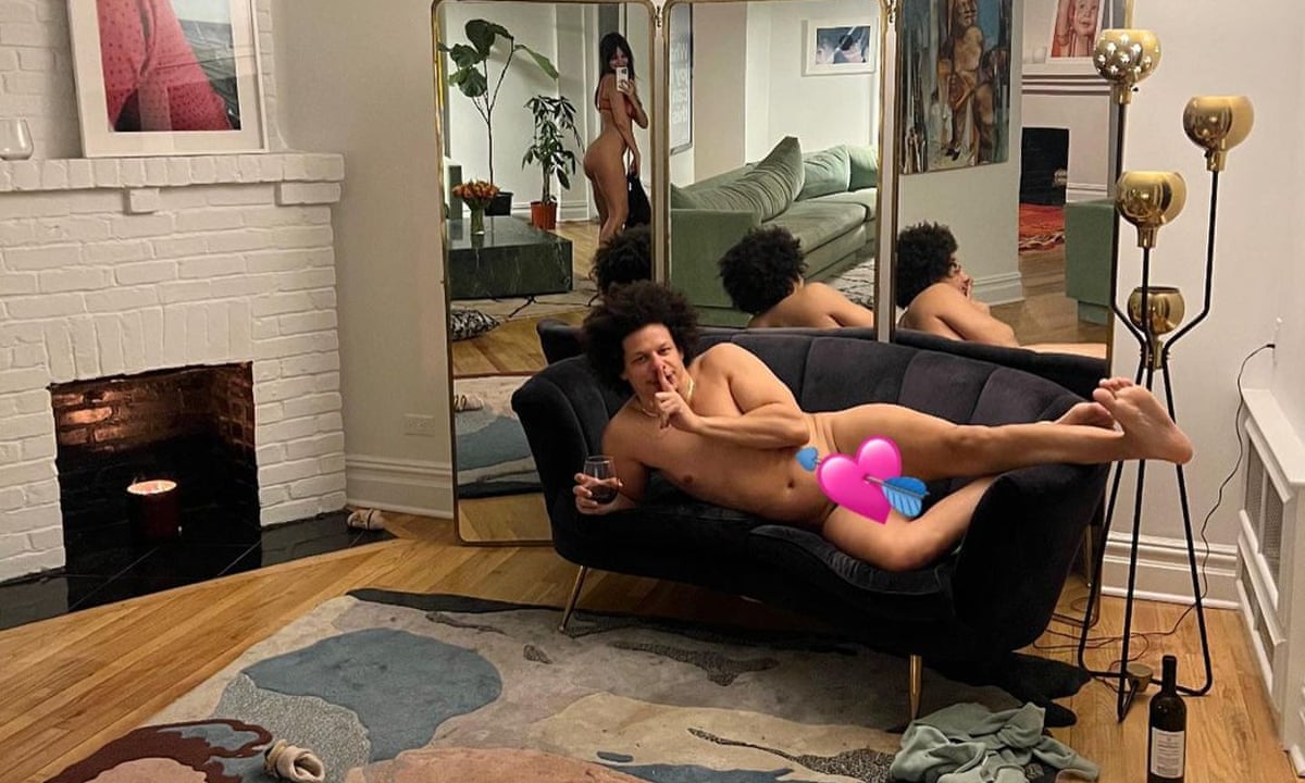 naked eric andre