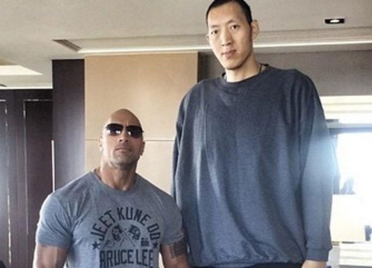 dwayne johnson height in feet