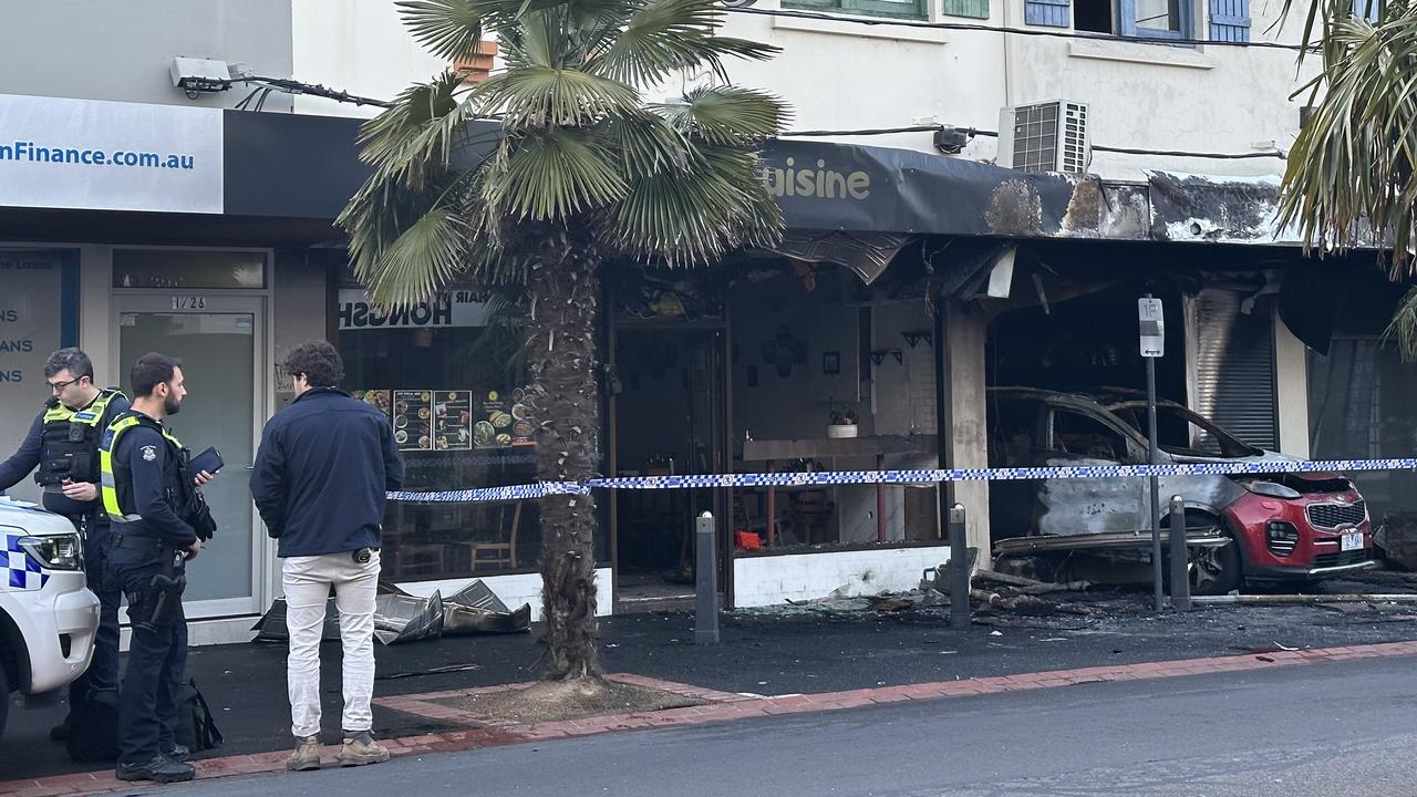 oakleigh tobacco shop fire