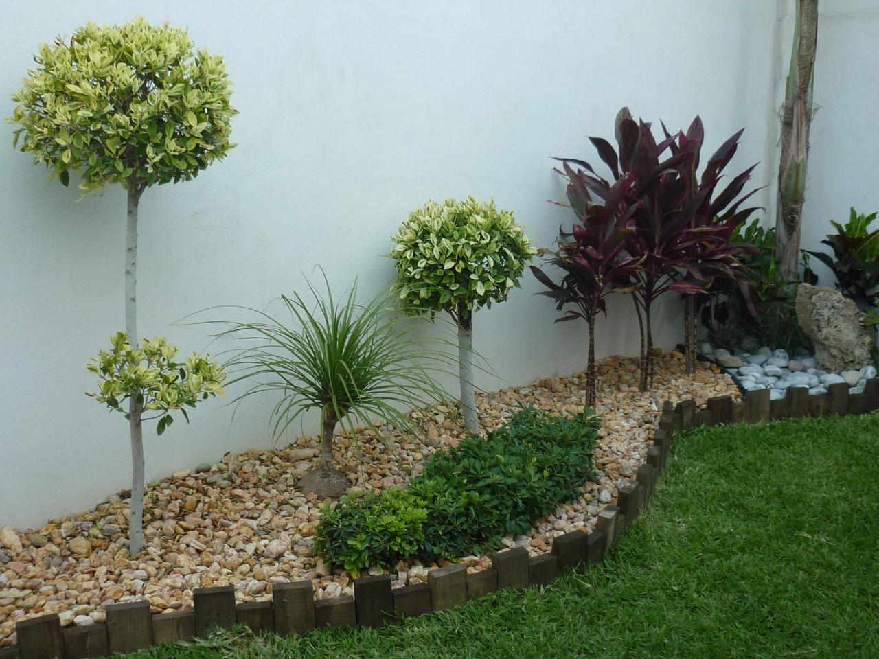 fachadas con jardin pequeño