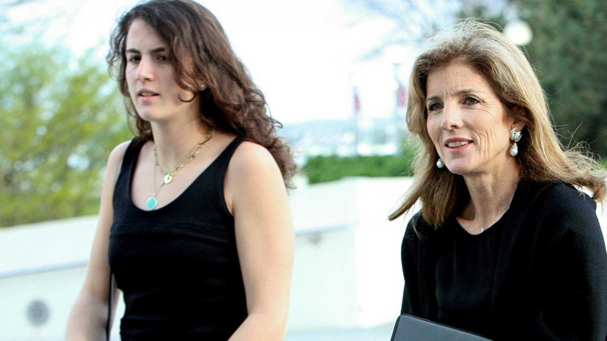 caroline kennedy tatiana schlossberg