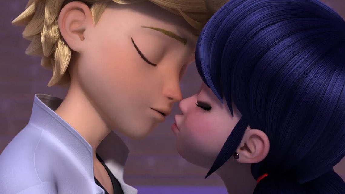 adrien kiss marinette