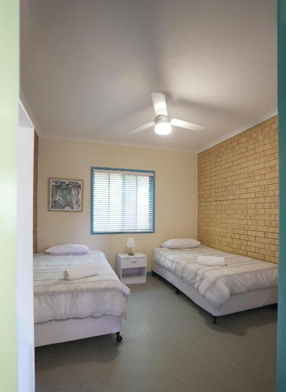 coolum budget accommodation