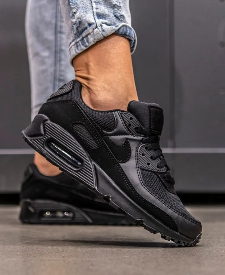 black on black air max 90