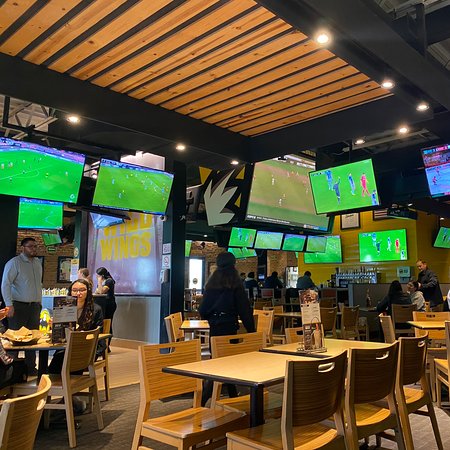 buffalo wild wings saltillo