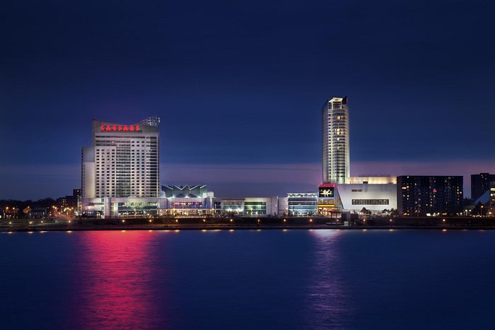 windsor casino hotels near