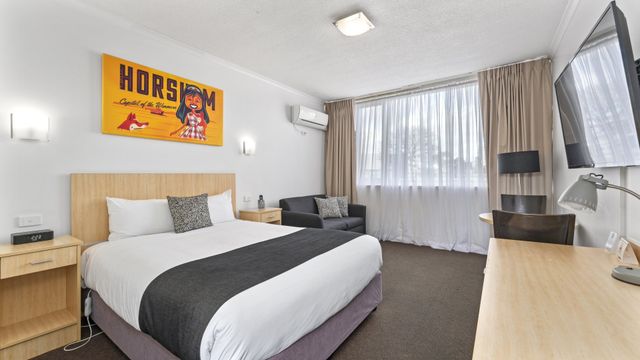 capital motel horsham