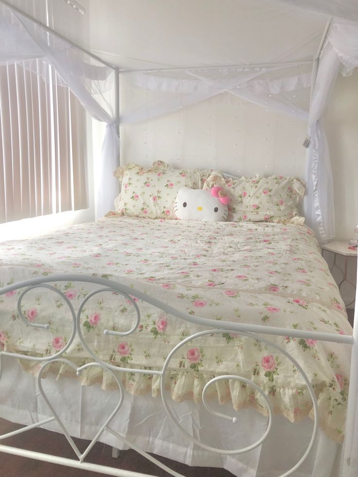 coquette bed frame