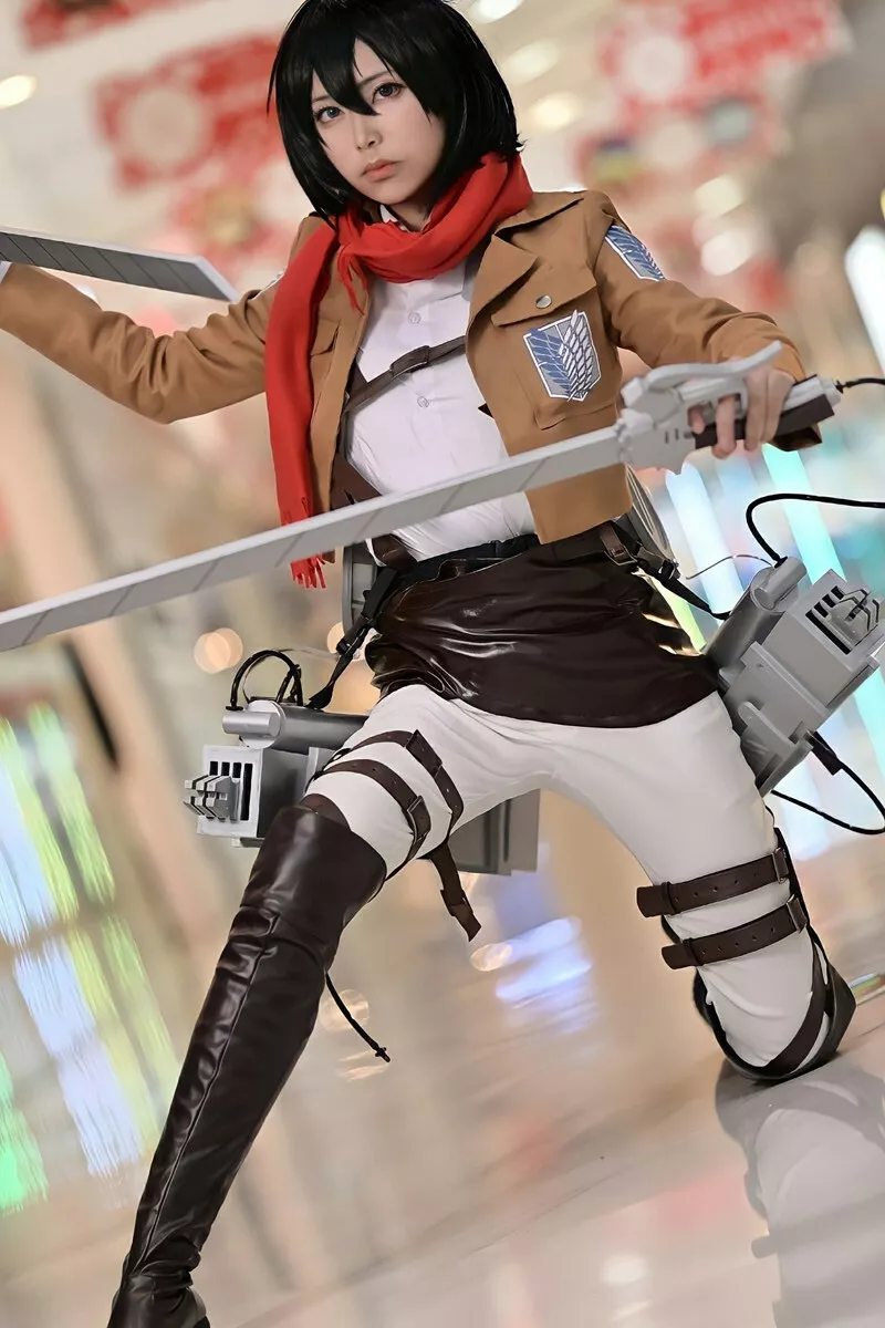 cosplay attack on titans
