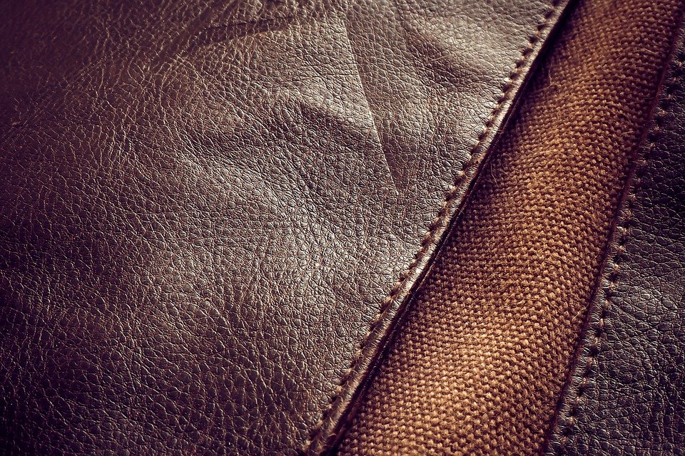 cowhide leather en español