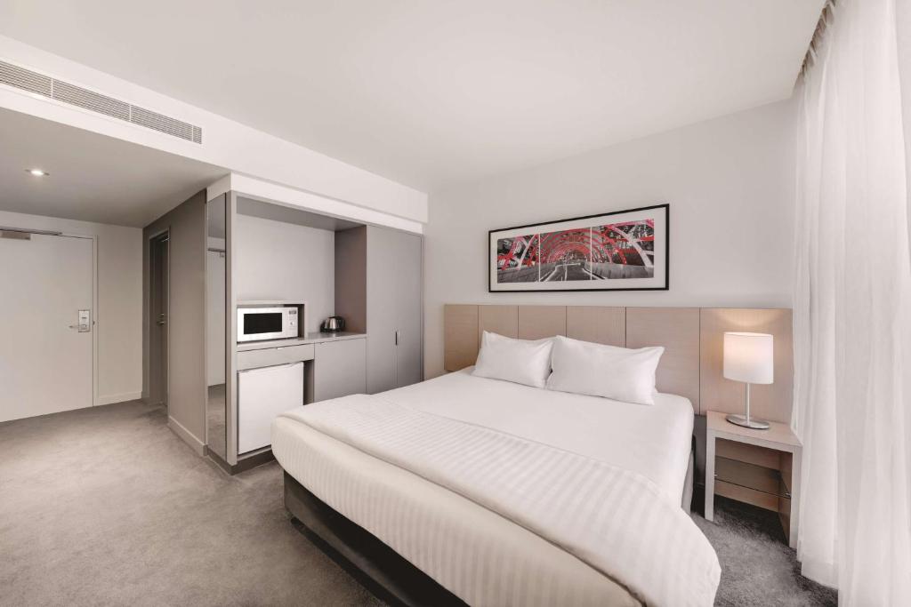 travelodge melbourne docklands reviews