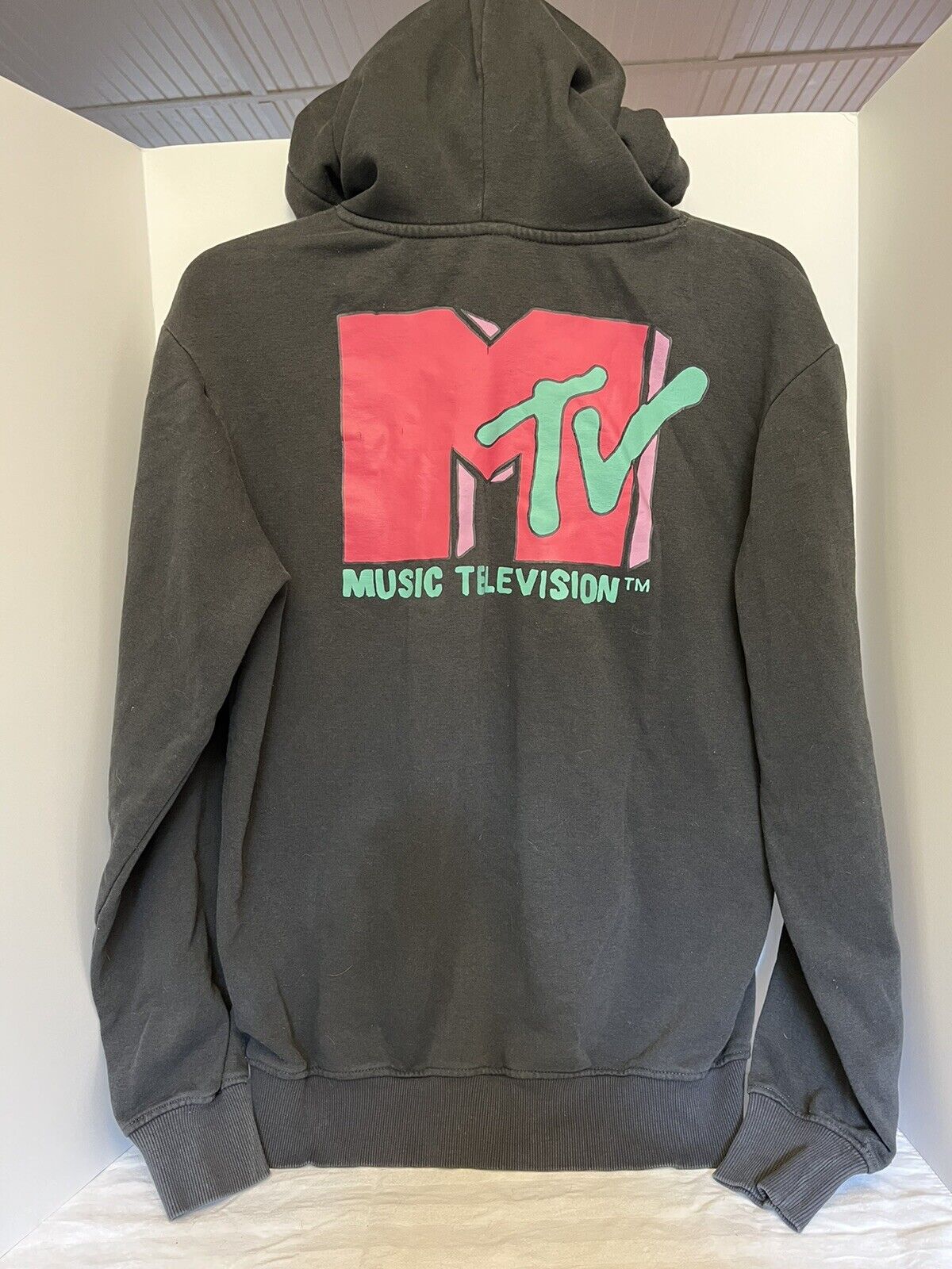 mtv pullover