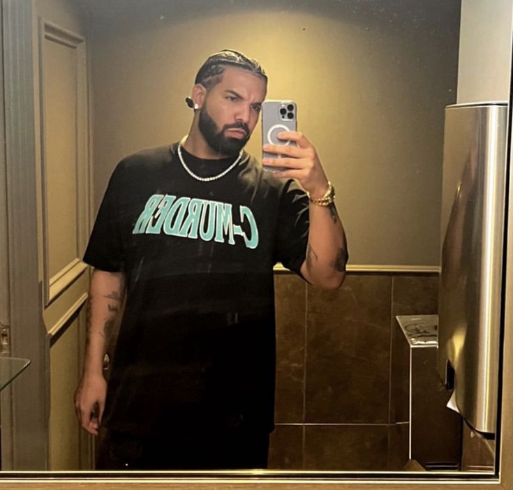 drake mirror selfie