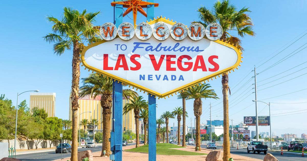 plane tickets from chicago to las vegas