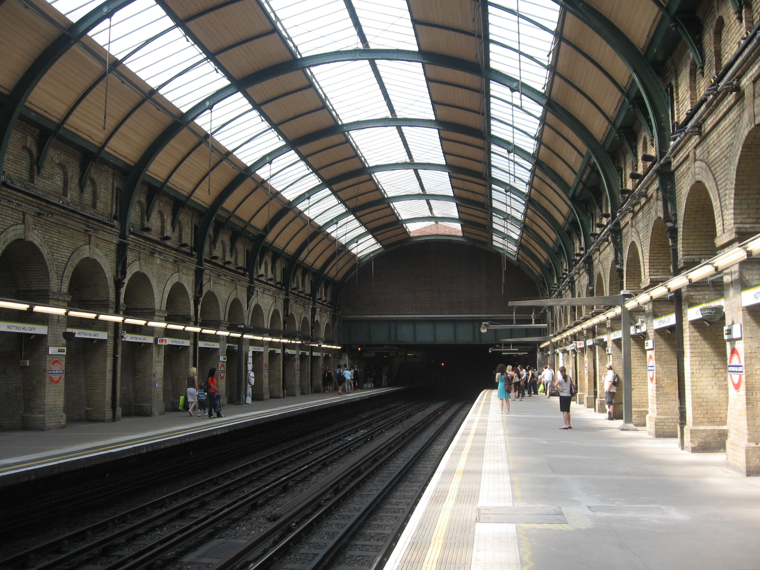 notting hill train station