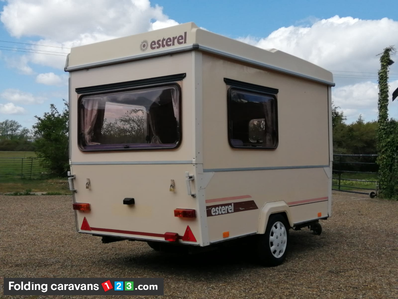 folding caravan esterel