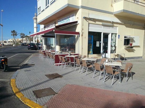 restaurante bar rompeolas