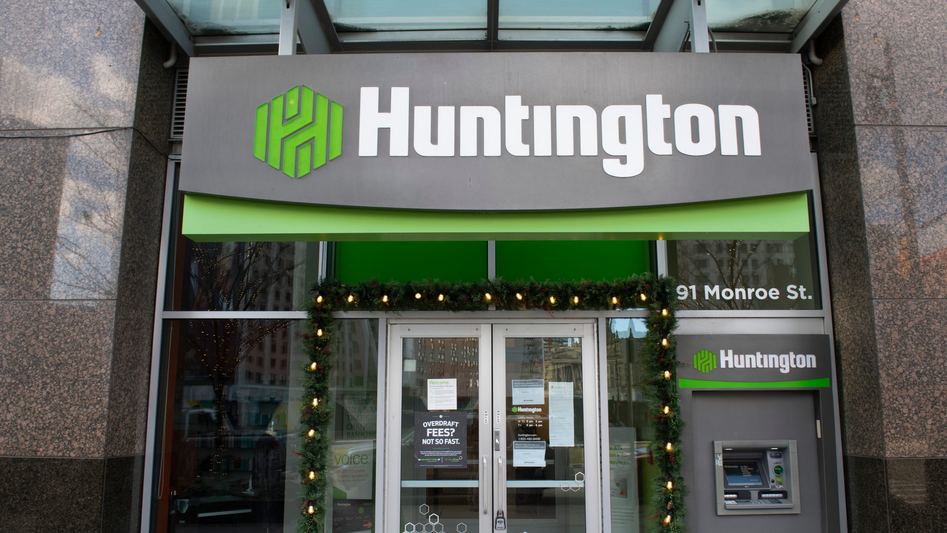 nearest huntington bank