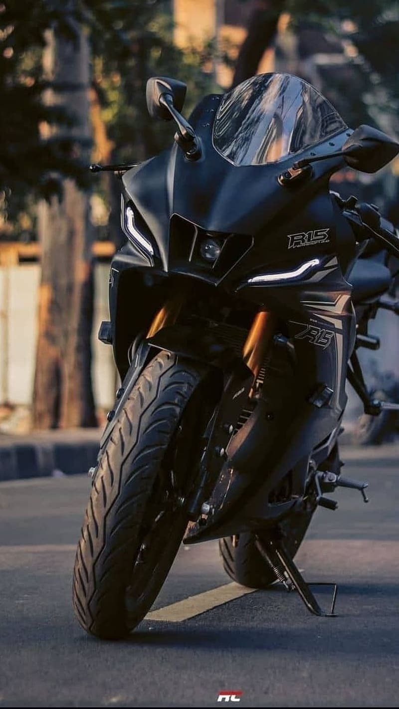 r15 4k wallpaper